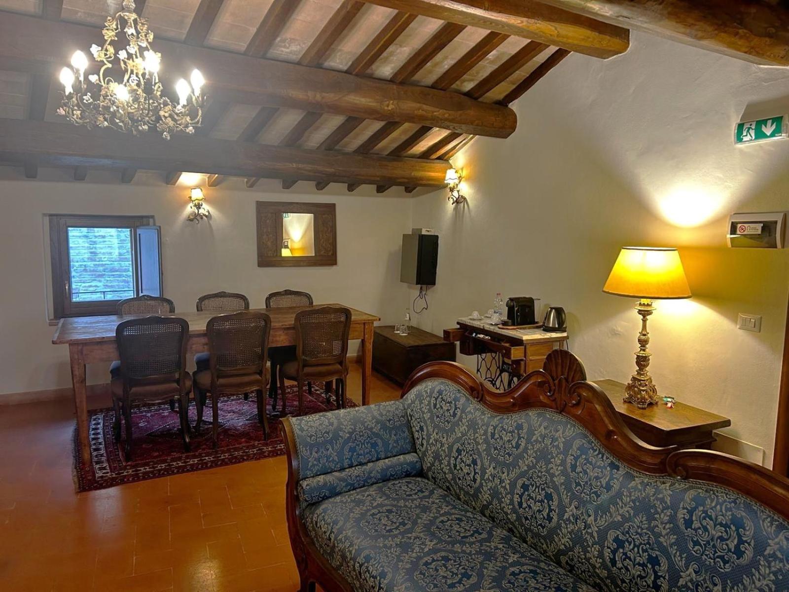 Borgo Petroro Hotel Todi Exterior foto